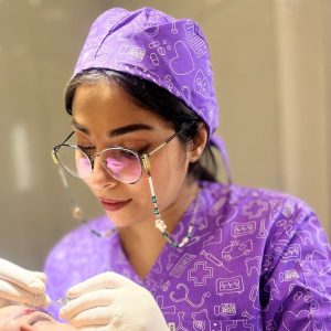 خدمات تخصصی کاشت ابرو نیوکاشت مرادی در آمل 