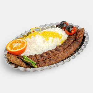 چلو کوبیده با ۳۰۰ گرم برنج ایرانی به همراه دو عدد کوبیده ۱۶۰ گرمی به همراه دورچین فلفل و لیمو و متعلقات