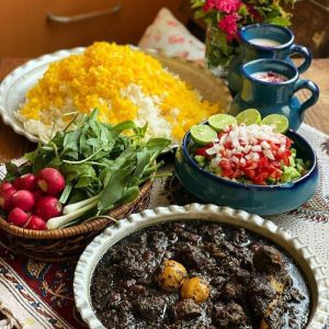 آشپزخانه بیرون بر دلارام در رشت