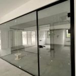 اجرای پارتیشن شیشه‌ای شرکتی در نازی آباد تهران