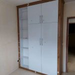 طراحی کابینت و کمد دکور داخلی کرمی در اصفهان