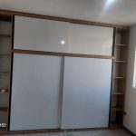 طراحی کابینت و کمد دکور داخلی کرمی در اصفهان