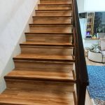 نصاب کفپوش پارکت و چمن مصنوعی الماس خاله در رشت