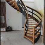 طراحی و اجرا پله گرد نامدار در کرج