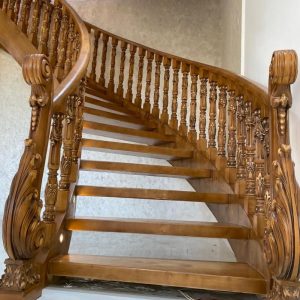 اجرای نصب پله گرد عزیزی در مشهد