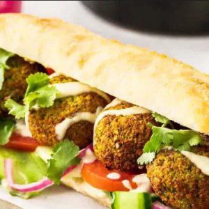 فست فود چومه در بندر انزلی