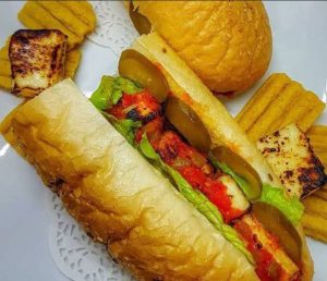ساندویچی بابا سلام در کاشمر