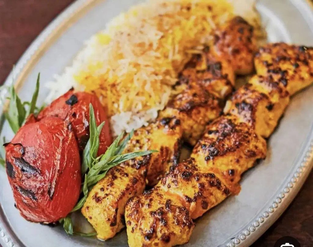 کافه رستوران شاپور در بوژان نیشابور