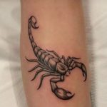 خدمات میکروبلیدینگ و فیبروز ابرو زهره کیساری در اصفهان