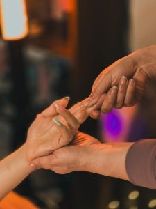 خدمات ماساژ درمانی بانوان راما اسپا در زنجان