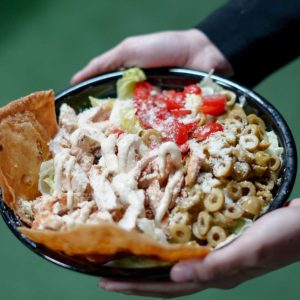 رستوران بام یونا در جاده بندر انزلی