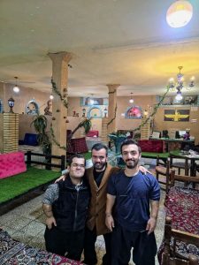 کافه رستوران کوتاه قامتان در کرمانشاه
