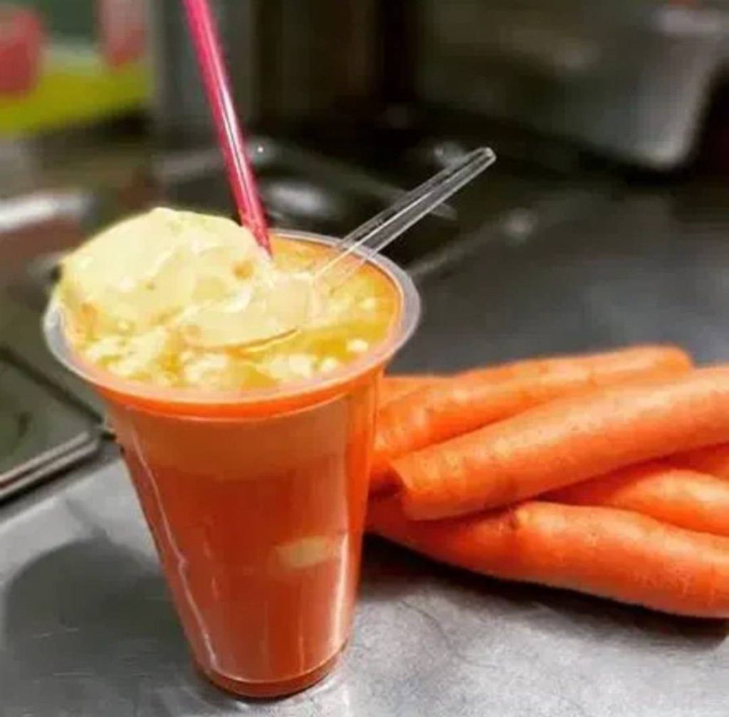 بستنی بابا اسماعیل در کاشان