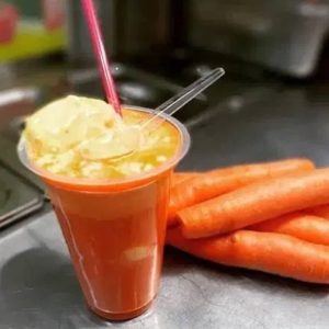 بستنی بابا اسماعیل در کاشان