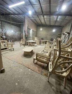 رنگکاری و نقاشی مبلمان رحیمی در قائمشهر