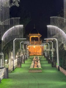 باغ عمارت مهروماه در تهران