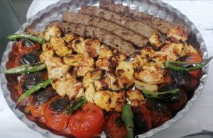 رستوران و بیرون بر ریواس در شاهین شهر