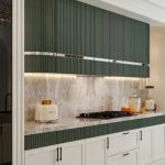 طراحی و اجرای دکوراسیون داخلی مستر یاس در شرف آباد کرمان