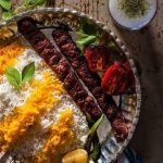رستوران بیرون بر نون و نمک در ایرانشهر