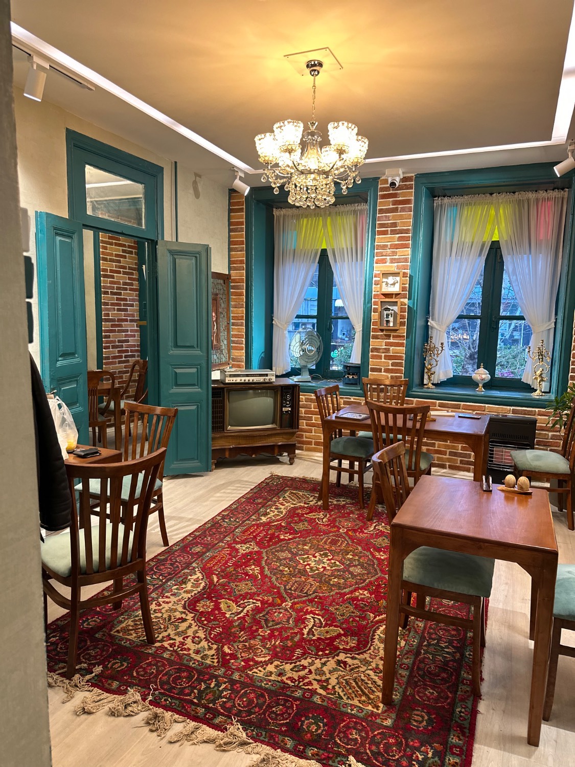 مشاهده آگهی کافه رستوران عمارت عمادیه در رشت در سامانه بهبود مشاغل
