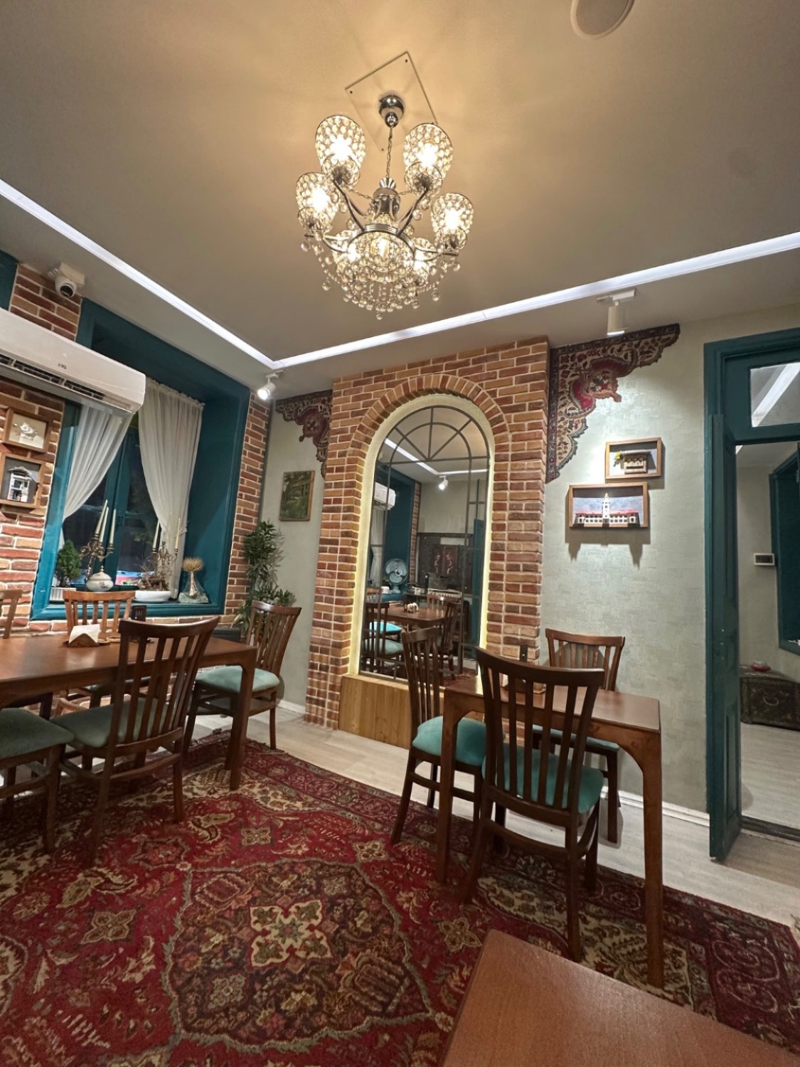 مشاهده آگهی کافه رستوران عمارت عمادیه در رشت در سامانه بهبود مشاغل