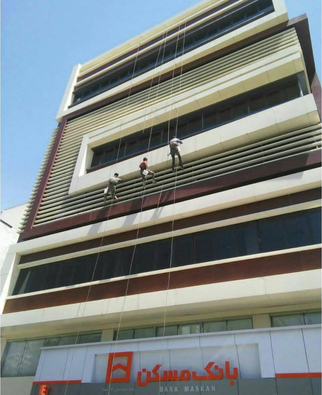 مشاهده خدمات نماشویی ساختمان نورزاده در فرمانیه تهران در سامانه بهبود مشاغل