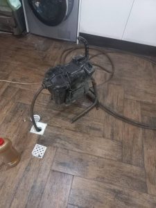 مشاهده لوله بازکنی و فنرزنی شبانه روزی افرا در اندیشه در سامانه بهبود مشاغل