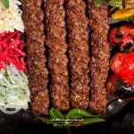 باغ رستوران سنتی مزرعه فرحزاد در اتوبان یادگار امام تهران