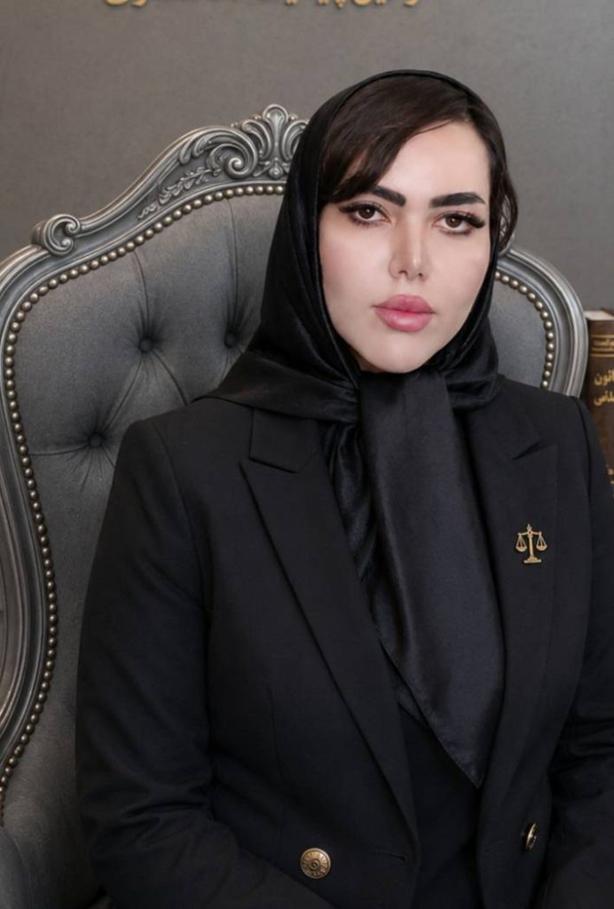 وکیل پایه یک دادگستری زهرا صادقی در فولادشهر