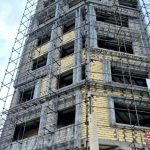 اجرای رابیتس و نمای ساختمان نوین در تنکابن