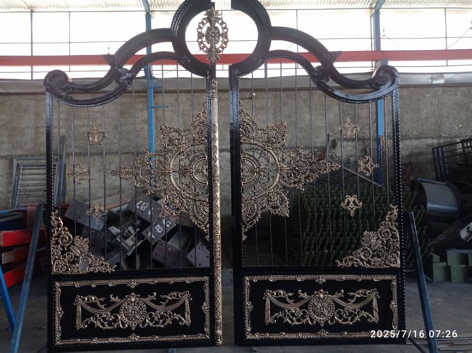 مشاهده درب و پنجره سازی فلز کارمانیا در کرمان در سامانه بهبود مشاغل