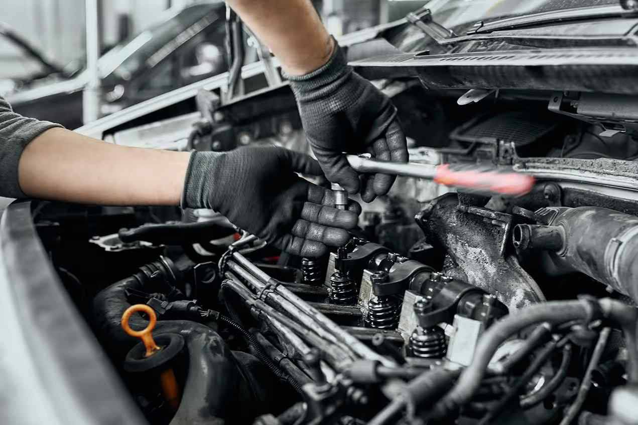 مشاهده خدمات باطری سازی و تنظیم موتور خودرو ثامن صنعت در آزادگان بندرعباس در سامانه بهبود مشاغل