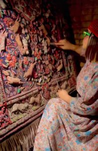 مشاهده آموزشگاه قالی بافی و برجسته کاری عقیق البرز در آزادگان کرج در سامانه بهبود مشاغل
