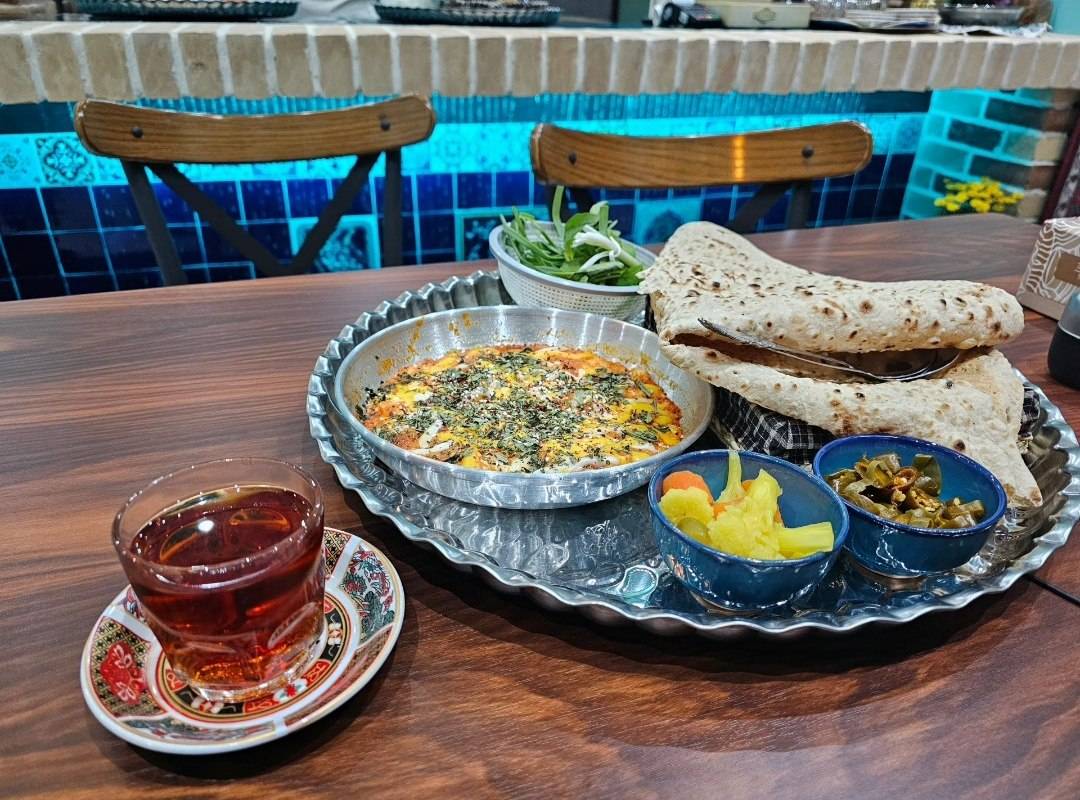 مشاهده املت بار زندیه در بهارستان در سامانه بهبود مشاغل