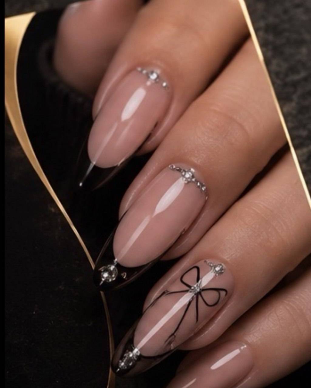 مشاهده آموزش و خدمات تخصصی ناخن nail borna در هشتگرد در سامانه بهبود مشاغل