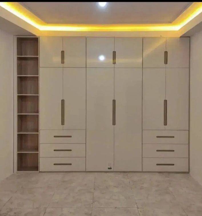 مشاهده تولید و اجرای کابینت و کمد دیواری مطلبی در ارومیه در سامانه بهبود مشاغل