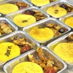 تهیه و توزیع غذای عمده ریژان در معلم رشت