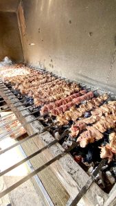 مشاهده تهیه و توزیع غذای عمده ریژان در معلم رشت در سامانه بهبود مشاغل