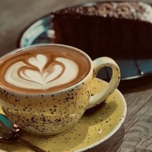 مشاهده کافه فست فود آلما در ایرانشهر در سامانه بهبود مشاغل