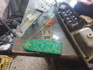 مشاهده نصب شیشه اتومبیل آریا در قزوین در سامانه بهبود مشاغل