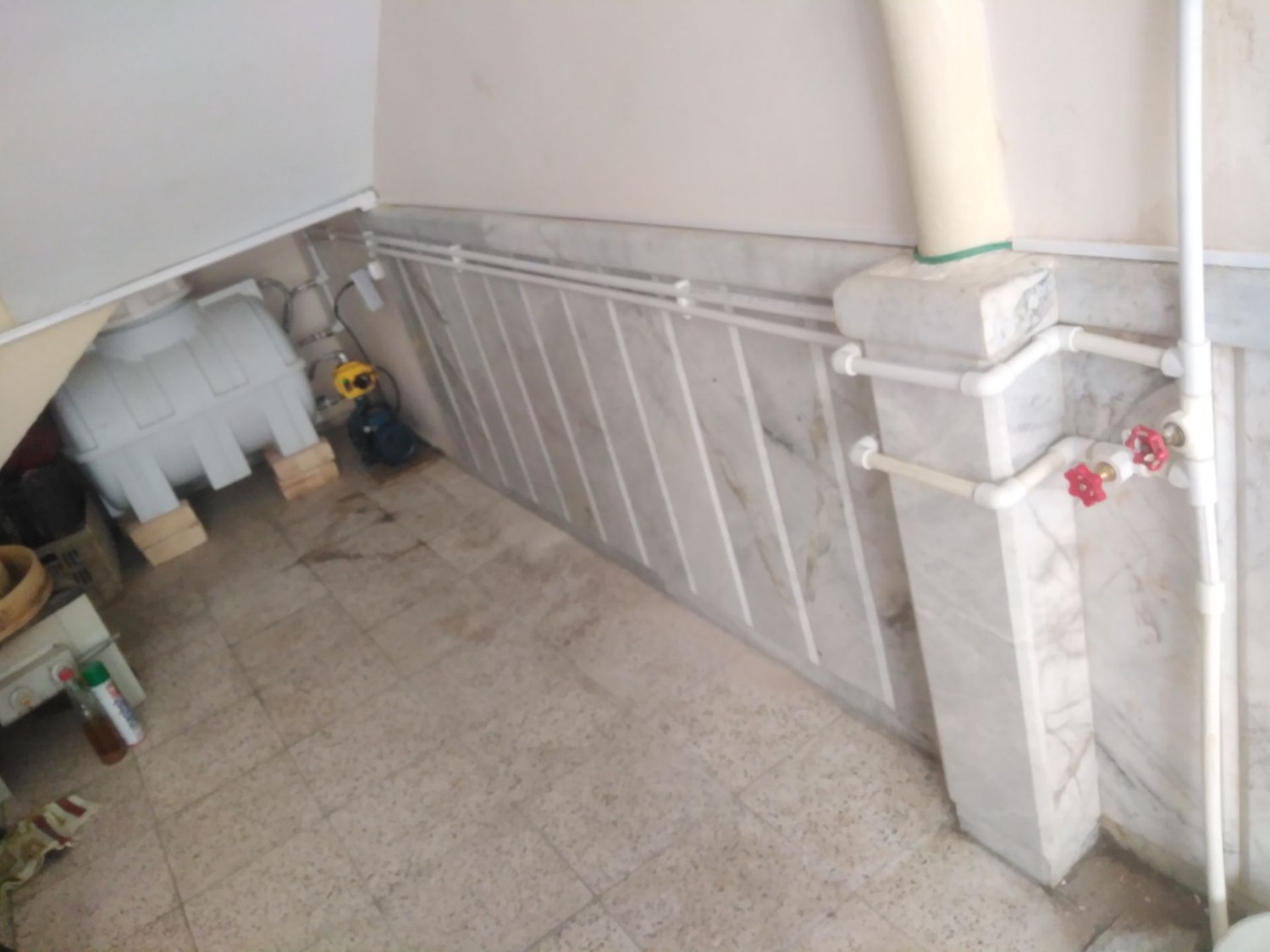 مشاهده تاسیسات ساختمان حسینی در نیشابور در سامانه بهبود مشاغل