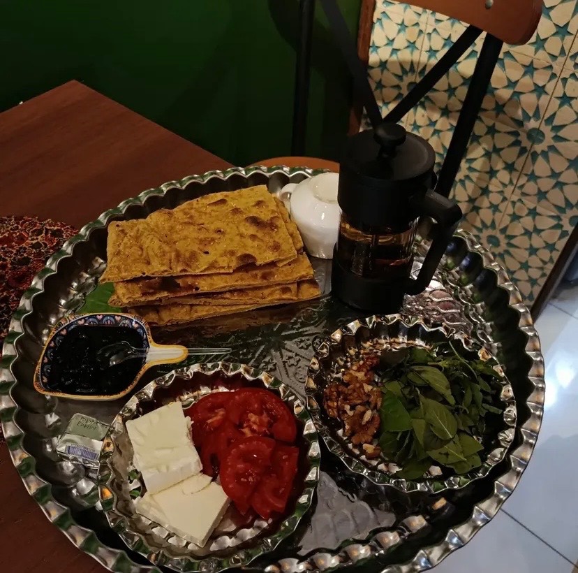 مشاهده کافه سنتی روزگار در کرمان در سامانه بهبود مشاغل