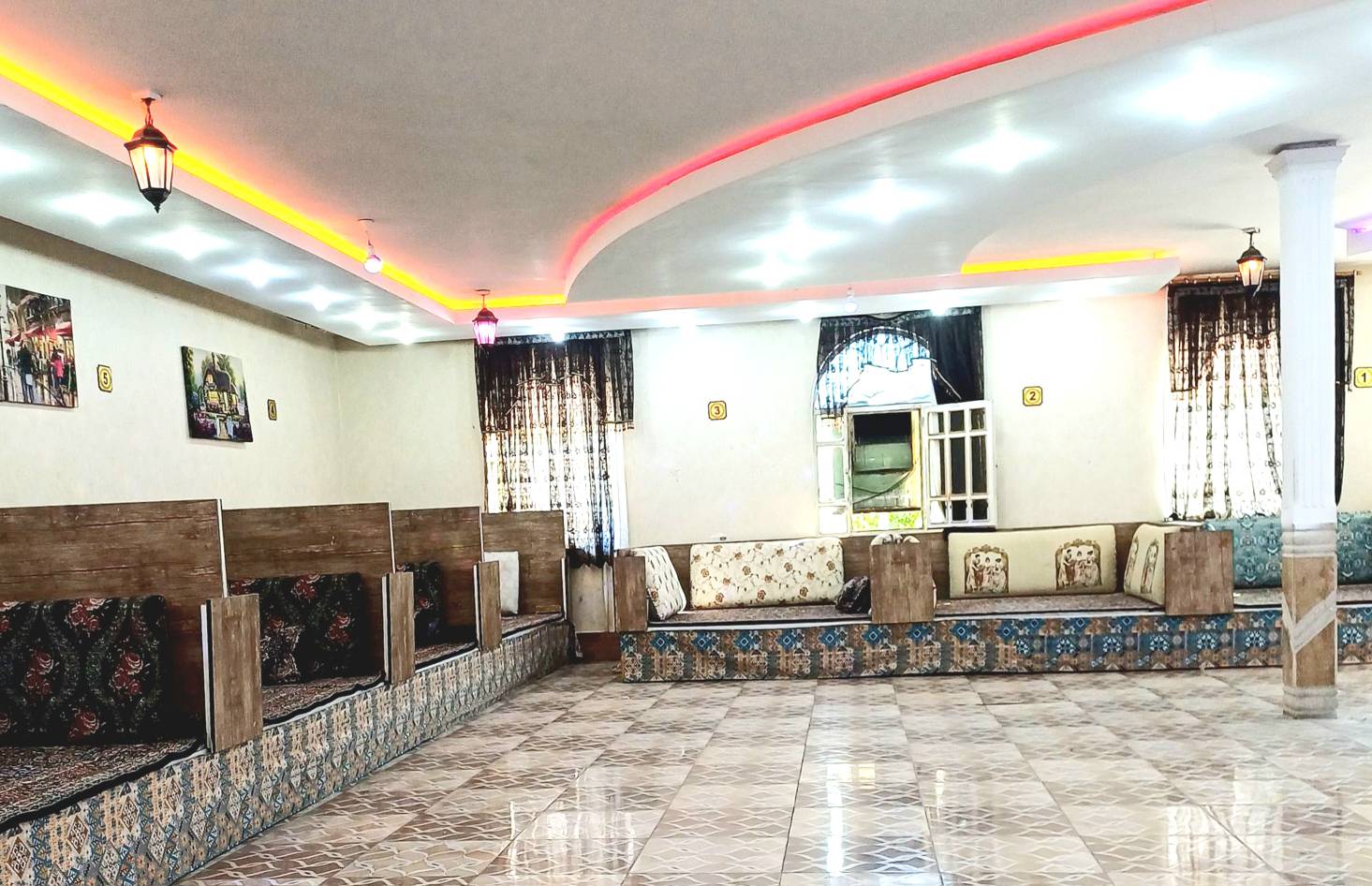 مشاهده باغ جشن و مراسمات تخت طاووس در خرم آباد در سامانه بهبود مشاغل
