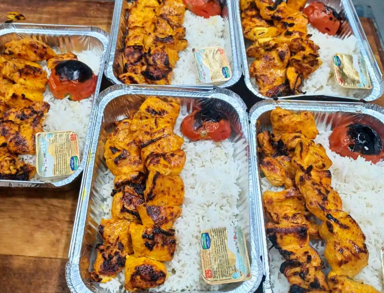 مشاهده تهیه غذا بیرون بر محترم بانو در جماران رشت در سامانه بهبود مشاغل